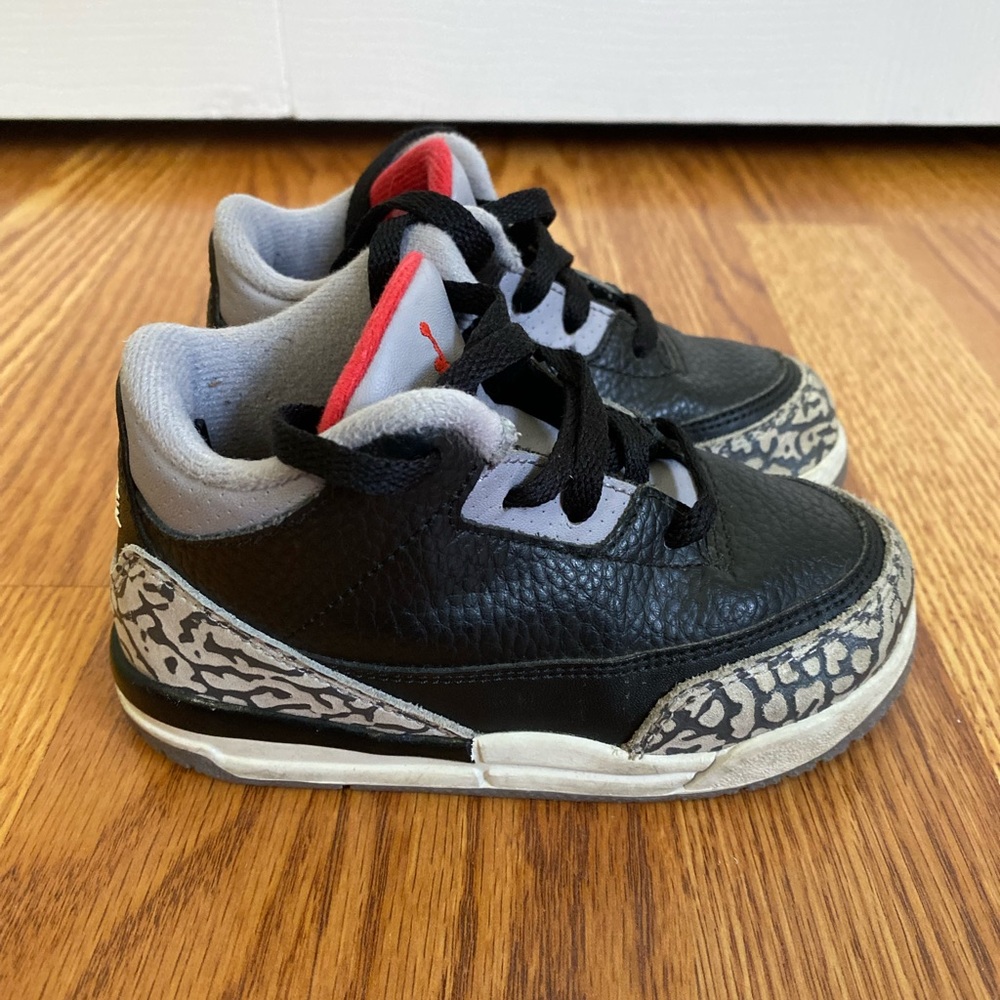Jordan Retro 3 “Black Cement”